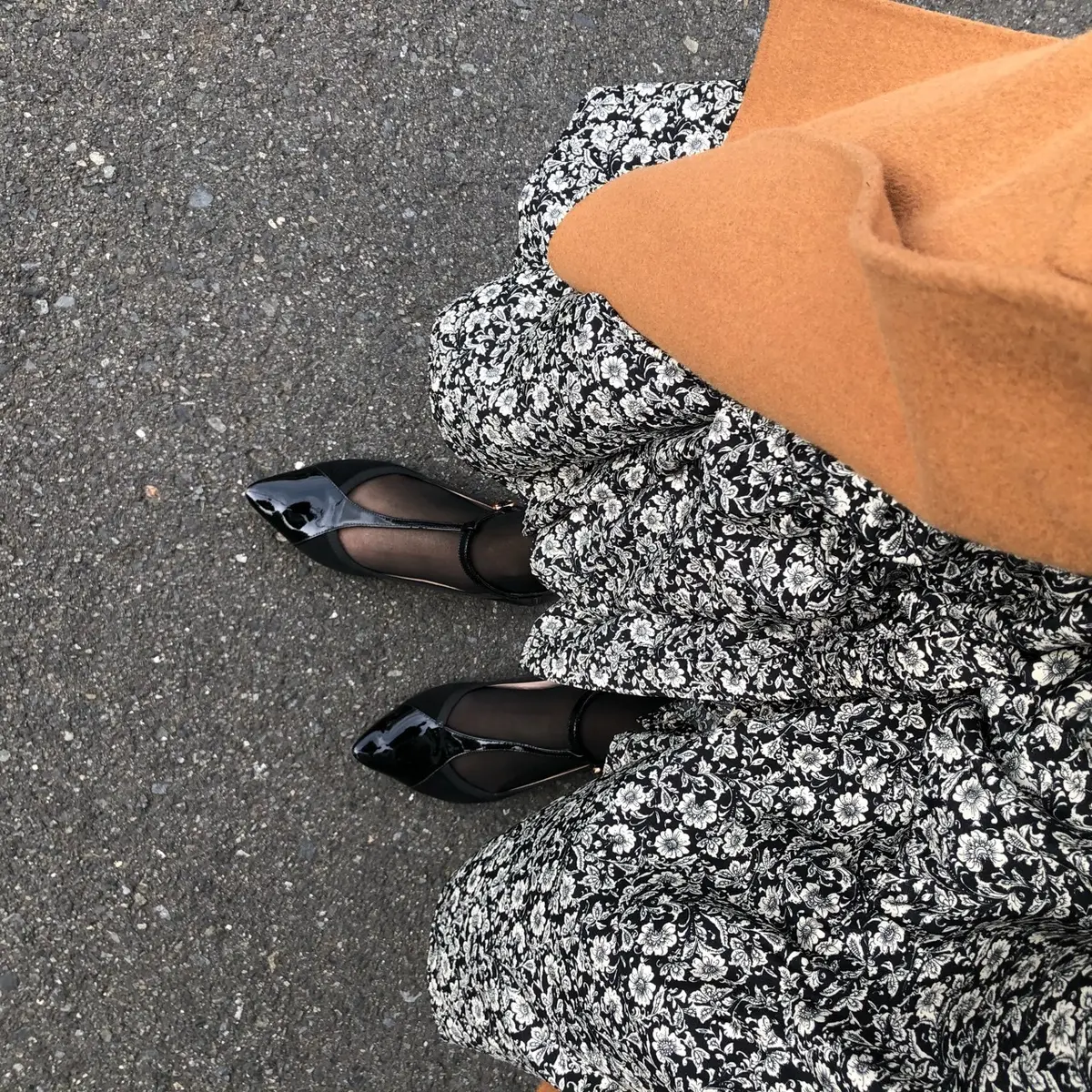 小花柄ワンピで、市場内ディープcafeへの画像_6