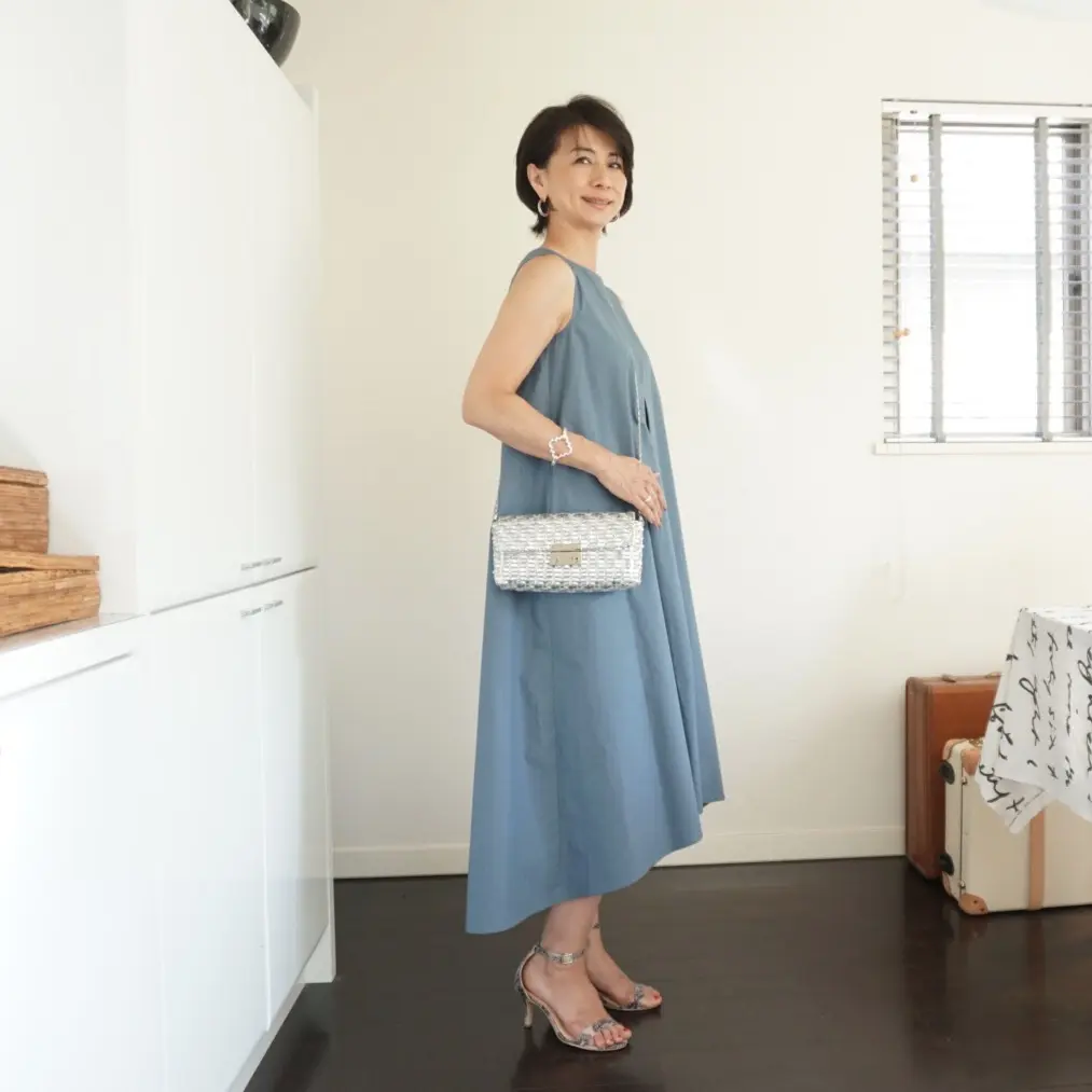 裾が後ろ下がりのワンピースが好きですの画像_2