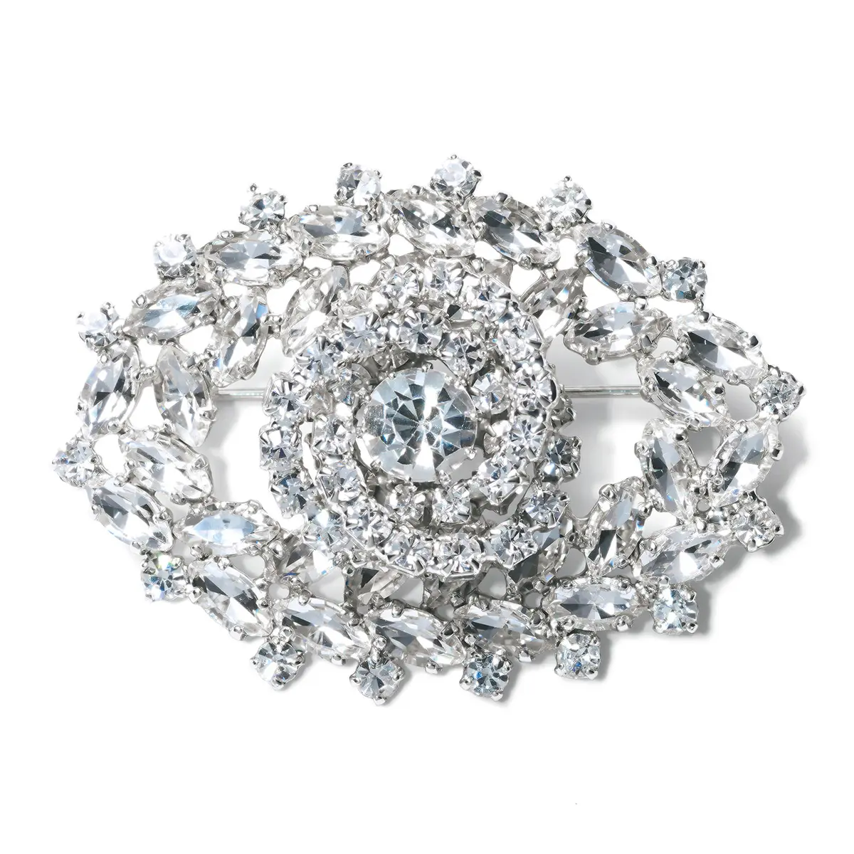 キラキラブローチは 大人好みのモチーフで