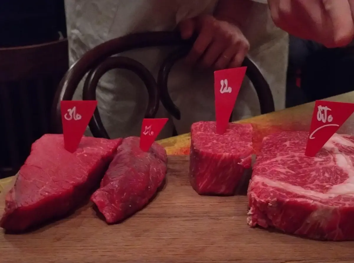 ブランドや部位、サイズもさまざまな牛肉から好みが選べる