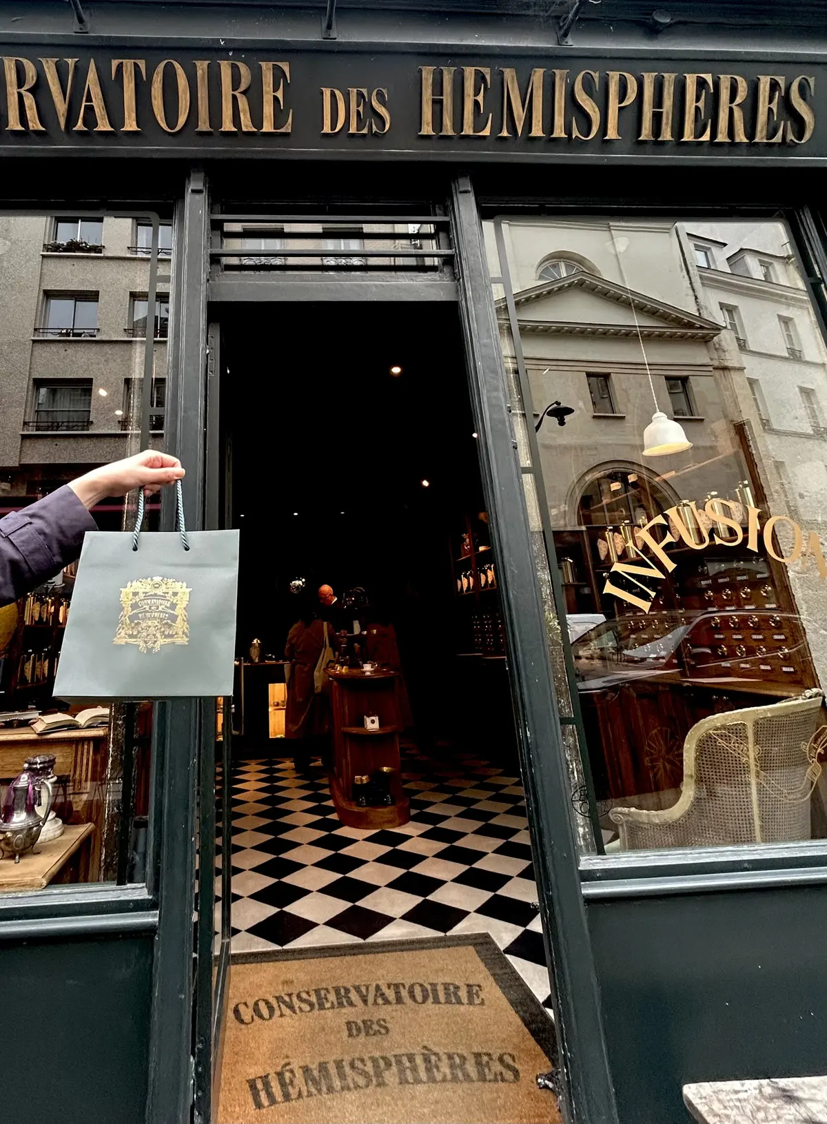 Conservatoire des Hémisphères（コンセルバトワール・デ・ゼミスフェール）ー完全オーダーメイドの紅茶専門店　【パリのお土産】