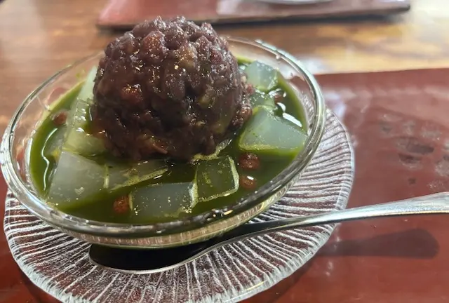 鎌倉　江ノ電　長谷寺　鶴岡八幡宮　鎌倉グルメ　鎌倉スィーツ　オムレツ　豊島屋　鳩サブレー　大仏さま焼き　鎌倉小町通り　ともや　納言志るこ店　甘味処　和菓子　あんみつ　ビストロオム鎌倉　鳩グッズ