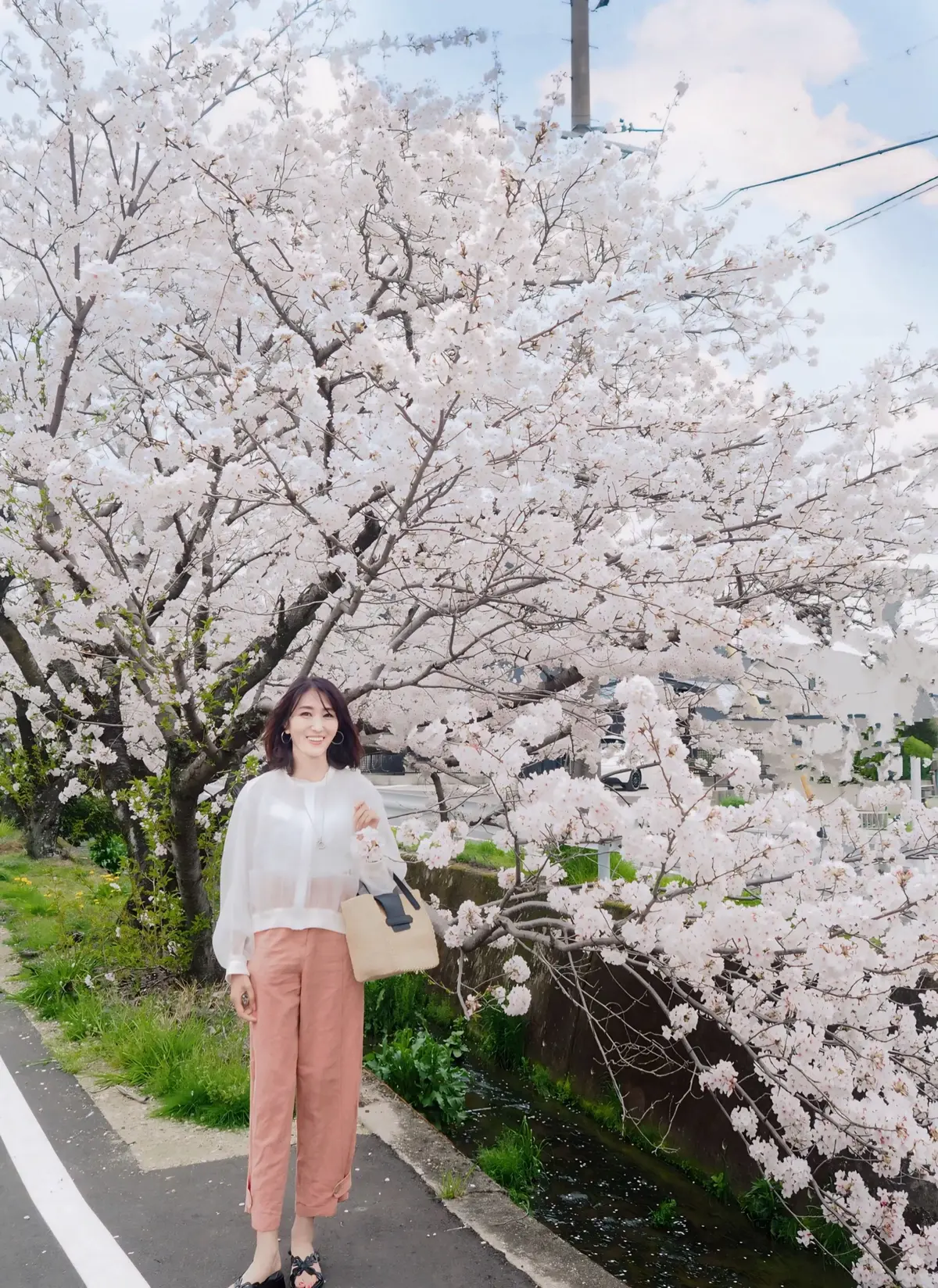 ブルゾン/CAVVY  タンクトップ/UNIQLO  パンツ/ MASSCOB  靴/ELVIO ZANON バッグ/UNITED ARROWS