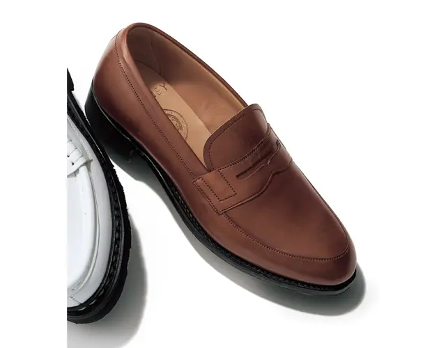 靴￥69,300／ブリティッシュメイド 青山本店（ジョセフ チーニー）