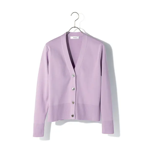 シャープ見えしつつほどよくフェミニンな美しいライラック