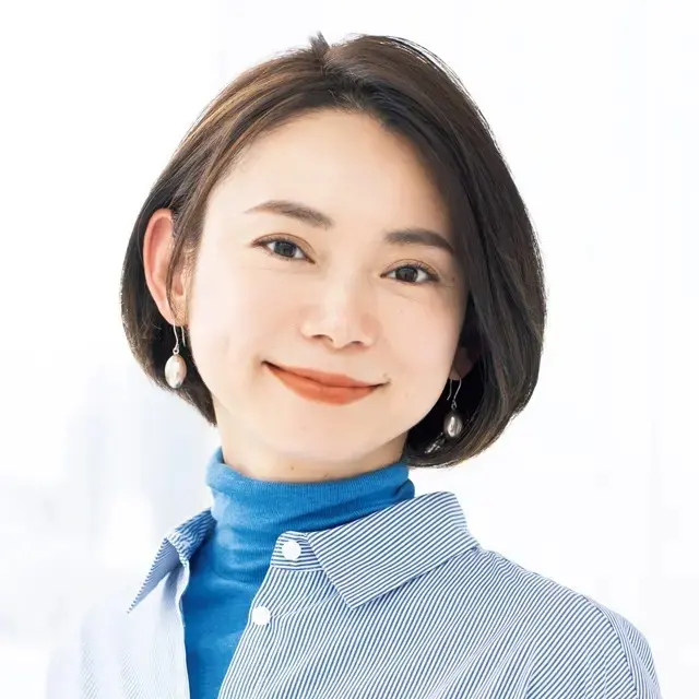 かき上げ風シルエットで冬服映え【50代髪型・ヘアスタイル】