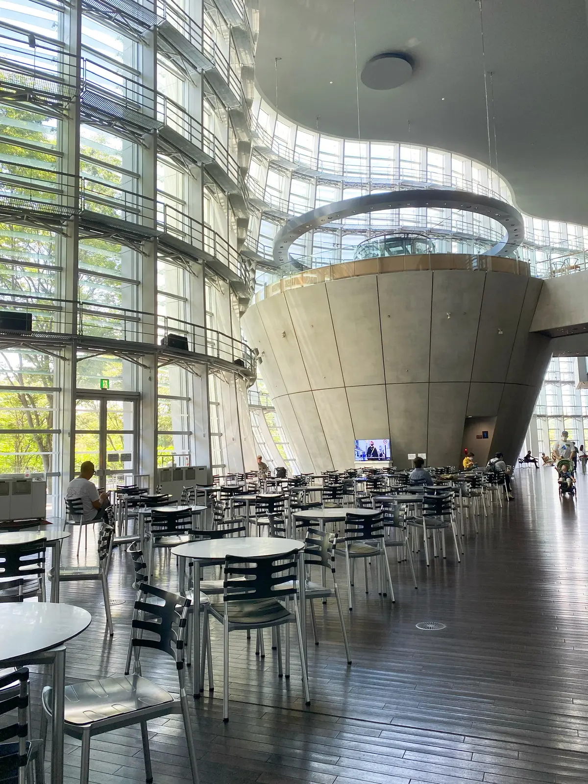 大のお気に入りワンピで国立新美術館への画像_4