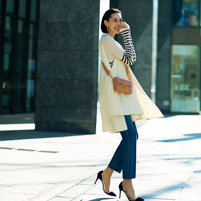 ボックスシェイプがクラシックモダン。大人のピンクで春めいて