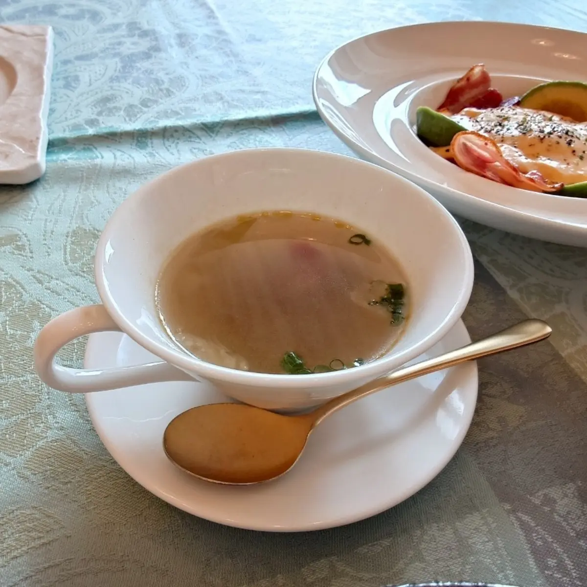 湖畔の洋館　かたくらシルクホテル