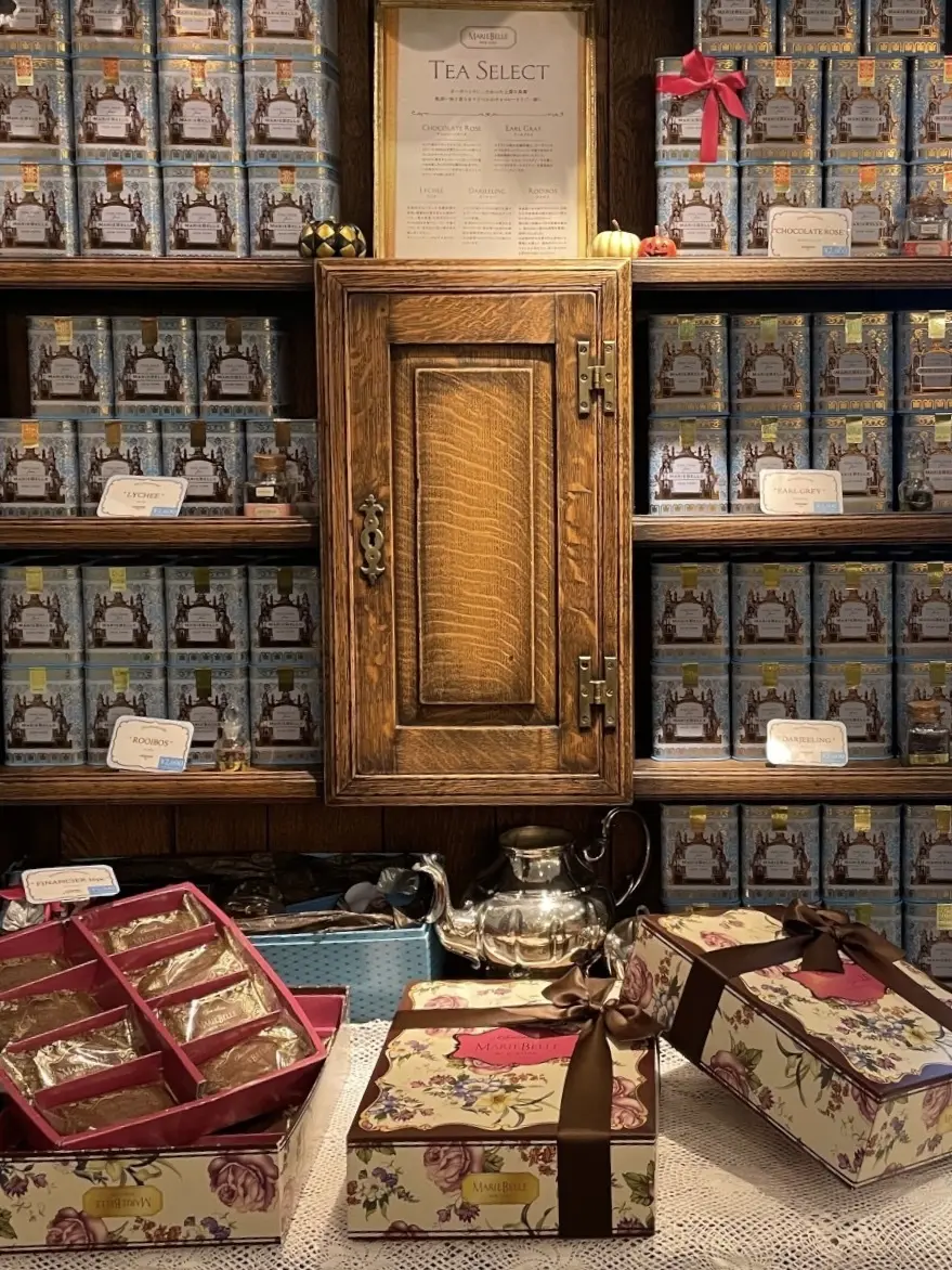 マリベル京都　紅茶缶　京都カフェ　チョコレート専門店京都　 KYOTO CAFE  MarieBell