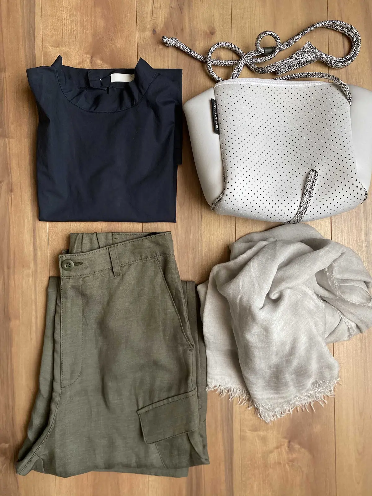 E by eclatの大人カーゴパンツの画像_1