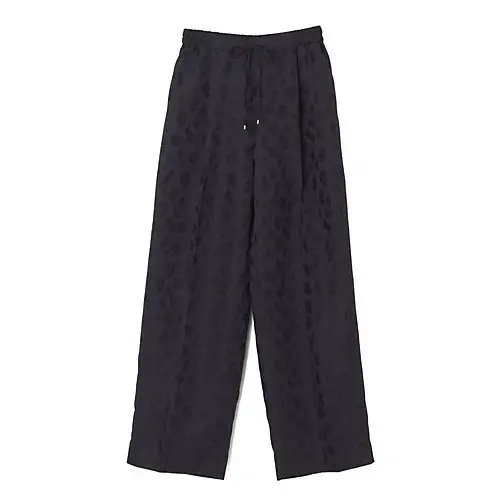 着回しがきく冬の柄パンツをスタッフの私服の画像_3