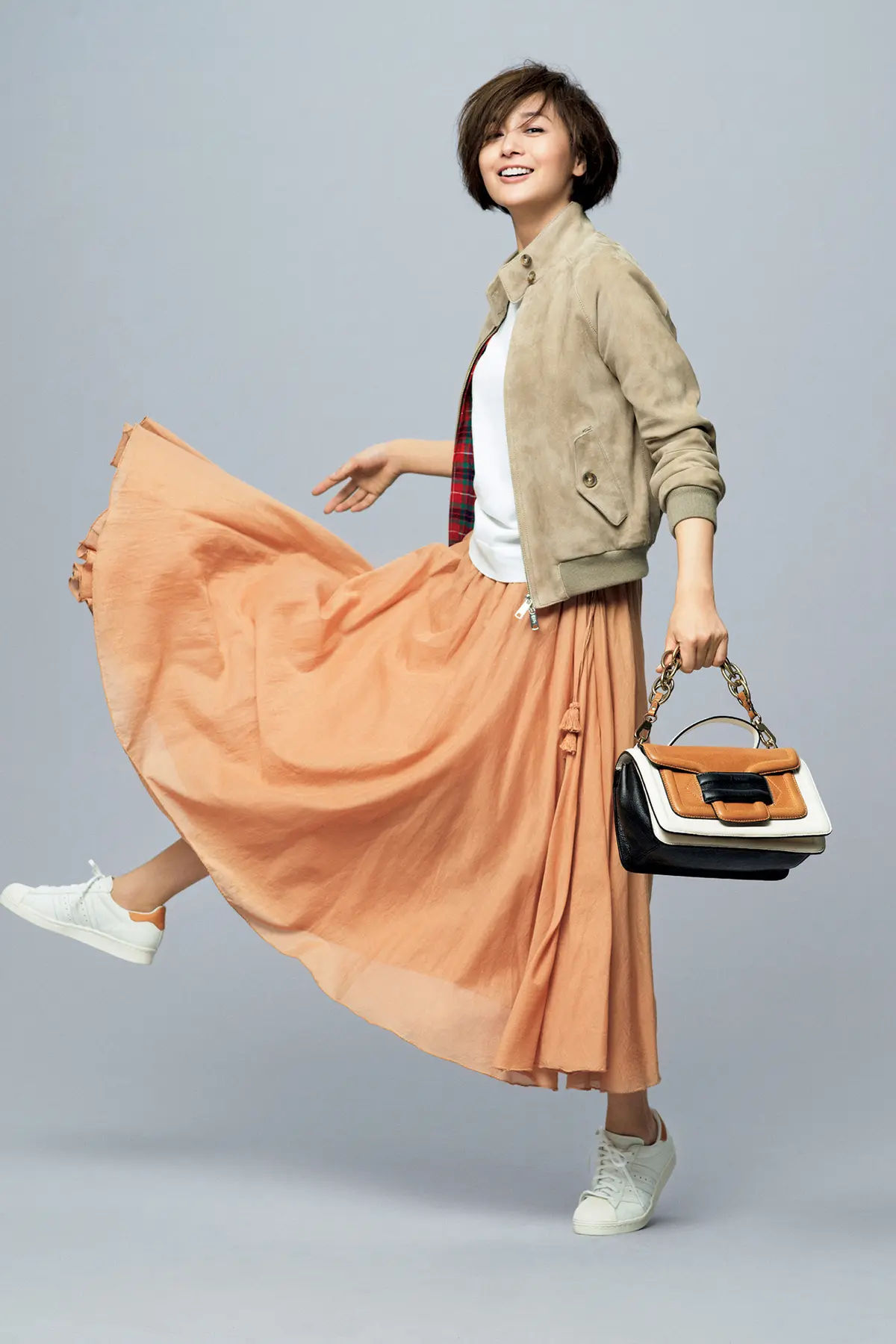 富岡佳子のおしゃれに効くスニーカースタイの画像_5