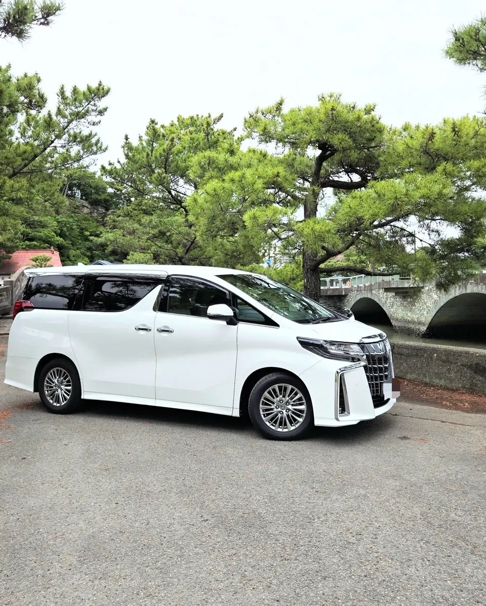 エクラ 華組大岩三智子さんの愛車アルファードの外観