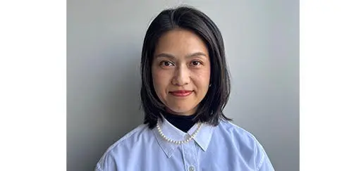 小顔効果抜群！若々しく華やかに見える軽やかミディアムヘア【50代髪型・ヘアスタイル】