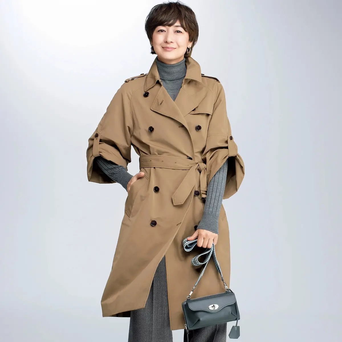 富岡佳子さんがリュクスに着こなす、エクラの画像_1