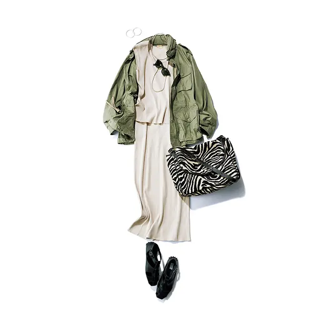 おなかまわりもカバーできる ニットのセットアップ