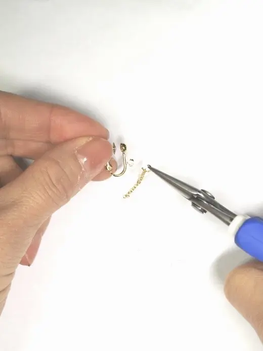 アクセサリー作り
イヤリングピアス作り