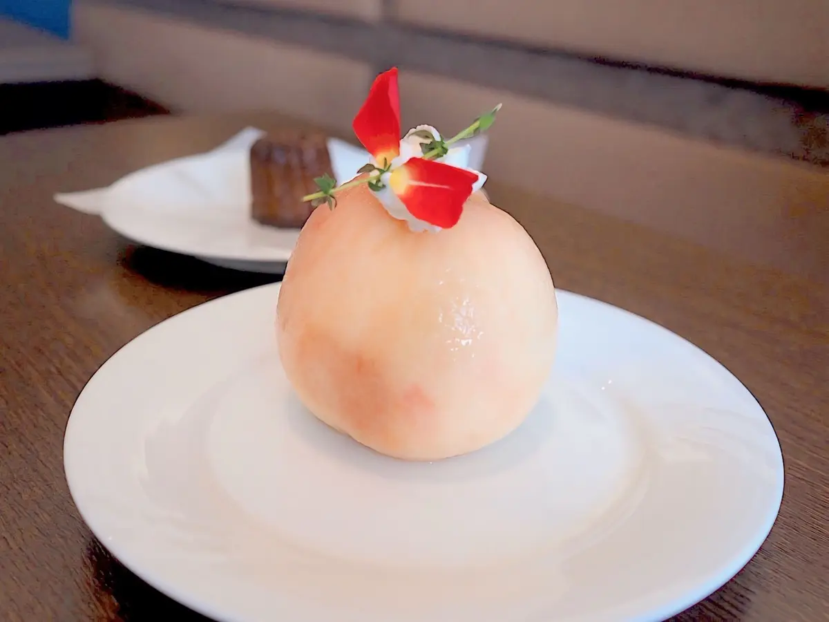 GUのビスチェ×ハーフパンツで贅沢な白桃の画像_5