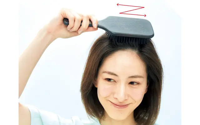 簡単にできる！50代が若返る”ふんわり髪”「7つのボリューム出しテク」