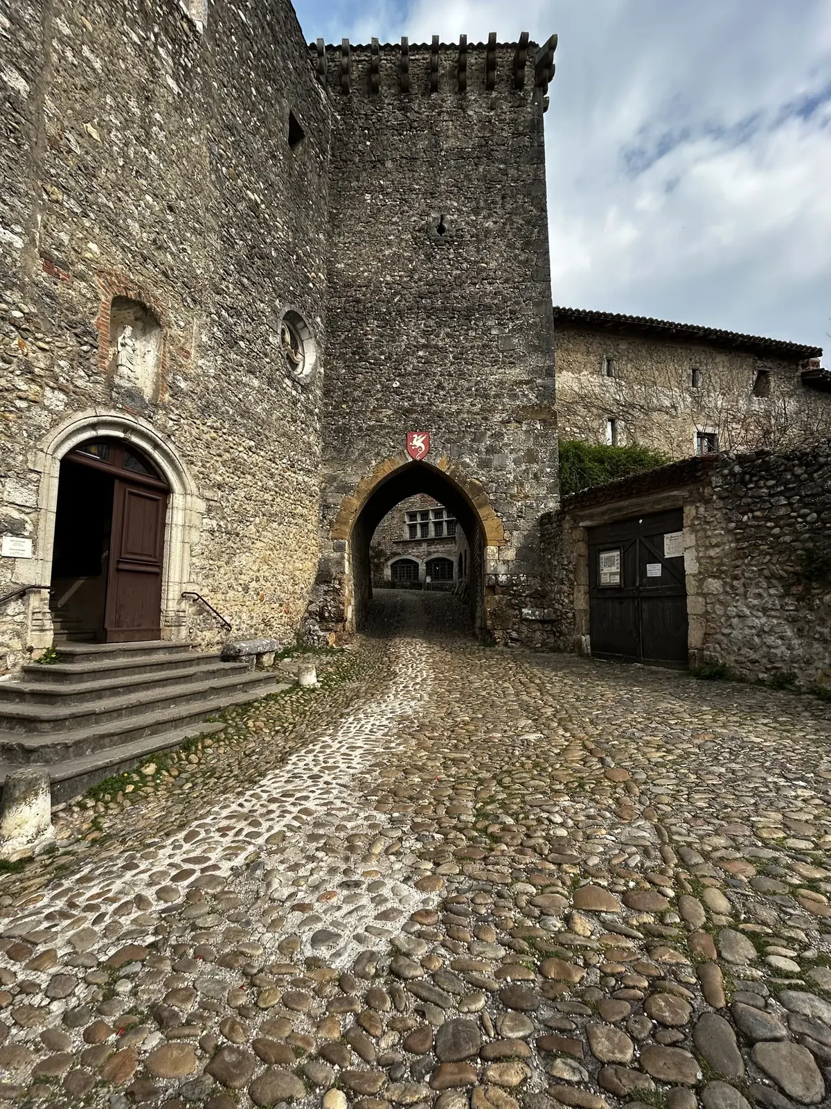 フランスの最も美しい村　Pérouges (ペルージュ) 
