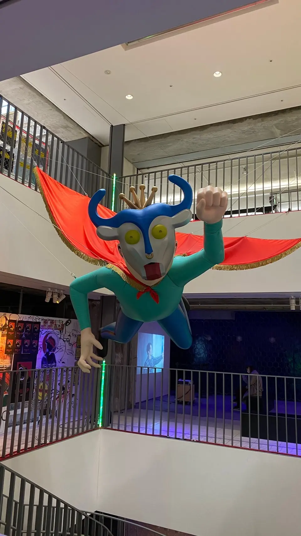 エルメスの隣りでKingGnuの画像_4