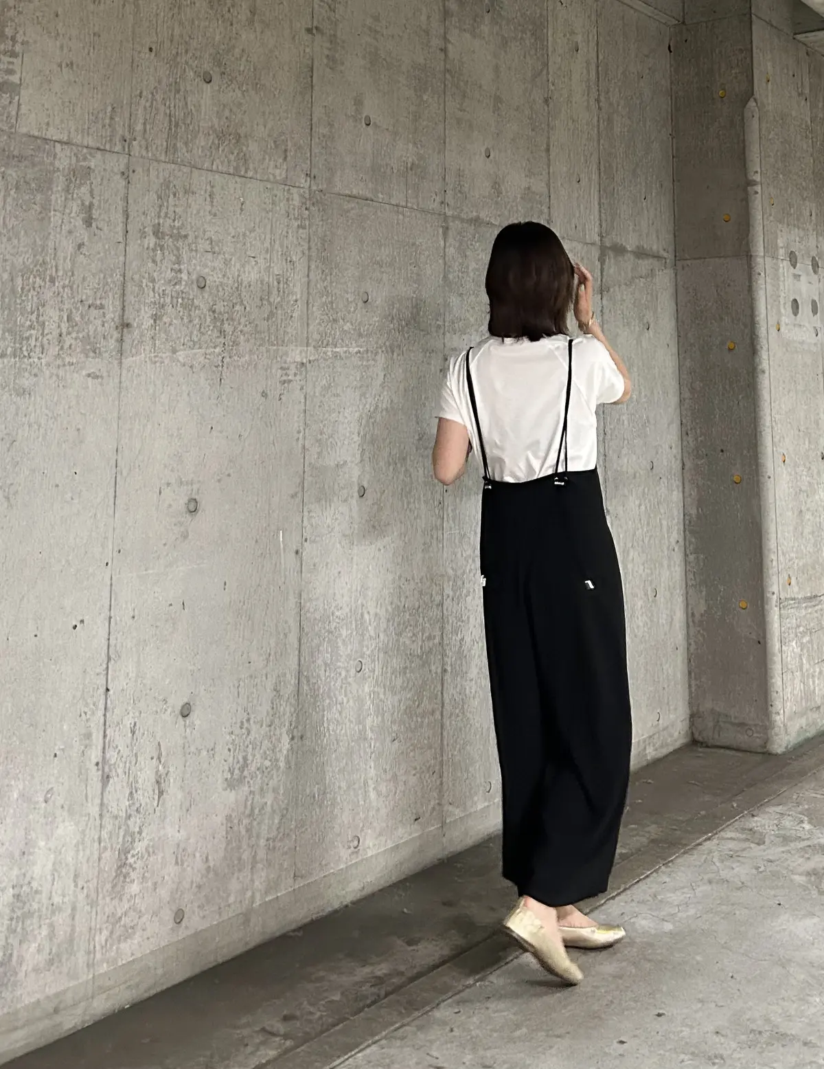 大人のサロペットコーデの画像_2