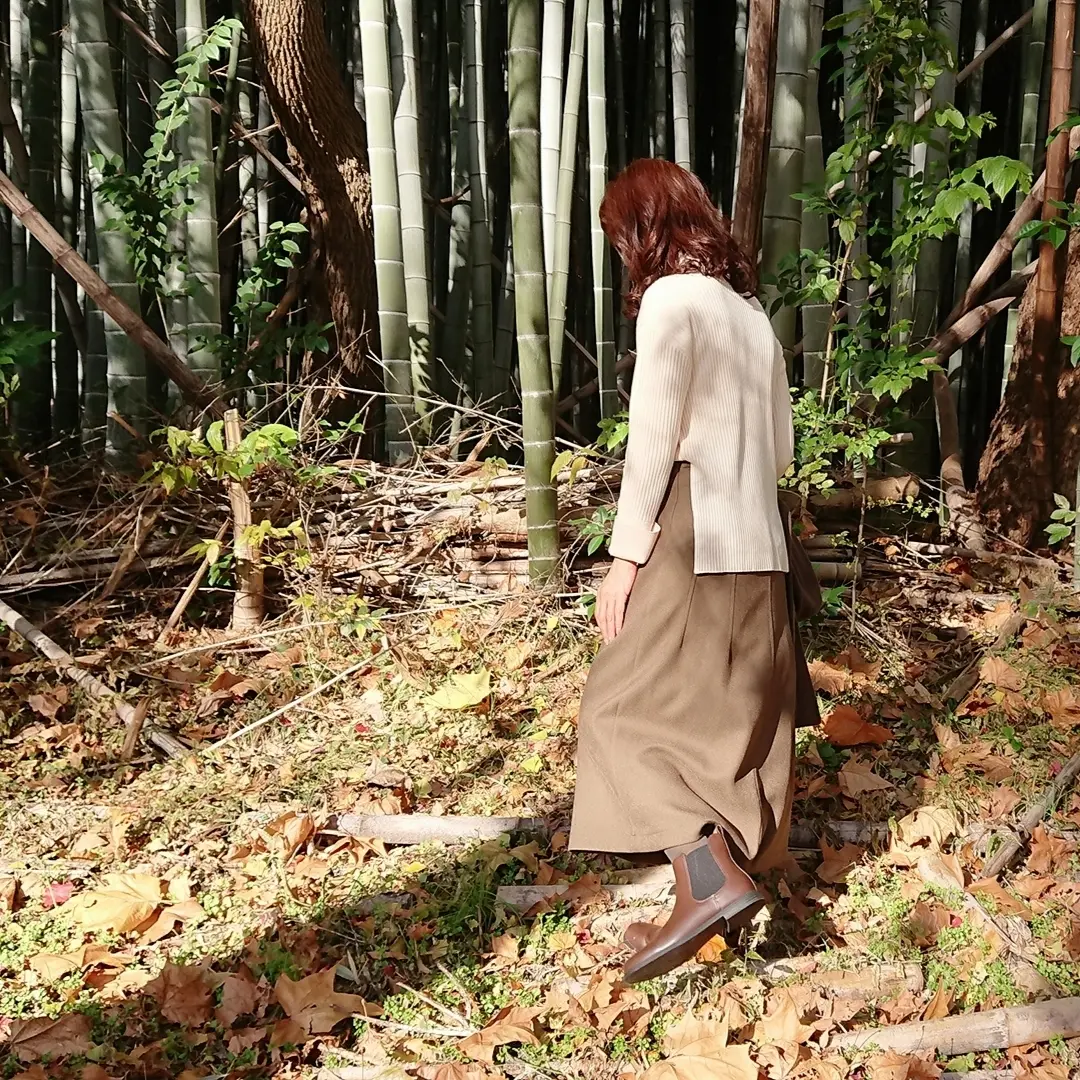 ベージュニット   ロングスカート   ブラウンショートブーツ