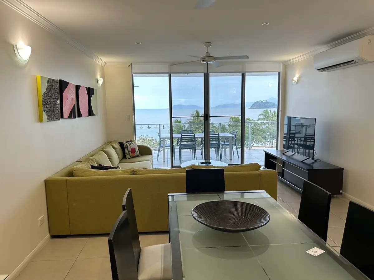 広いリビング＆ダイビング。