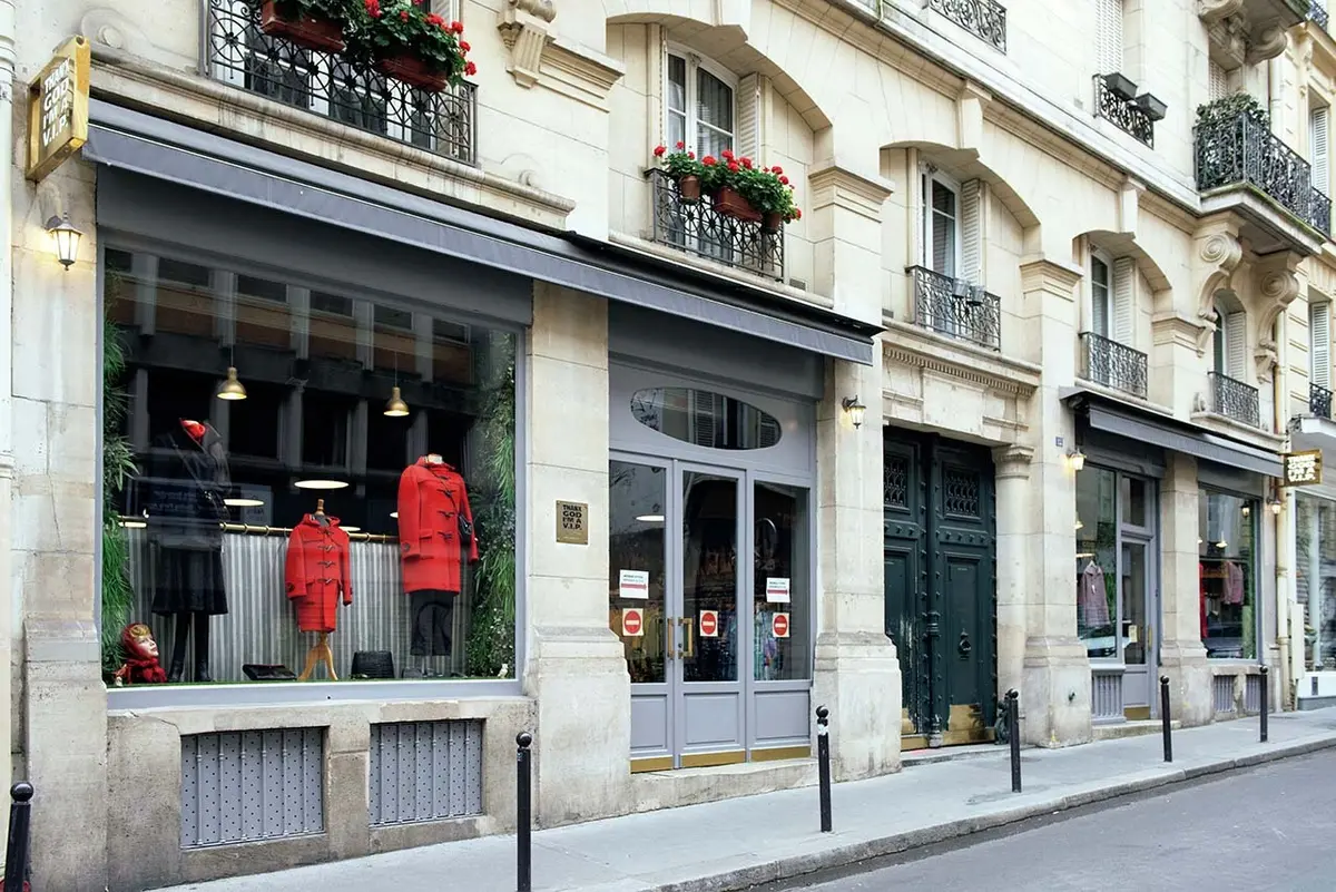 レピュブリック界隈で400㎡の規模を誇るヴィン テージショップ。