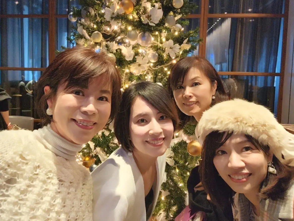 クリスマスパーティー、クリスマス会、ZARA、ザラ、パーティーコーデ、40代ファッション、Jマダム、XEX日本橋