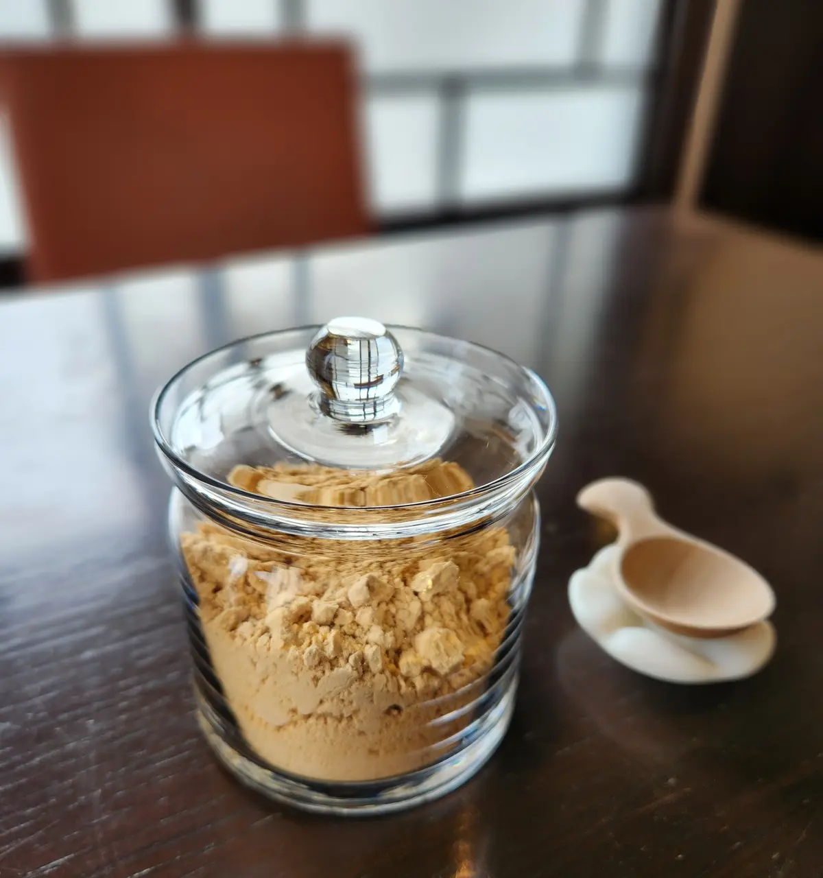 テーブルに常備されている追いきな粉。