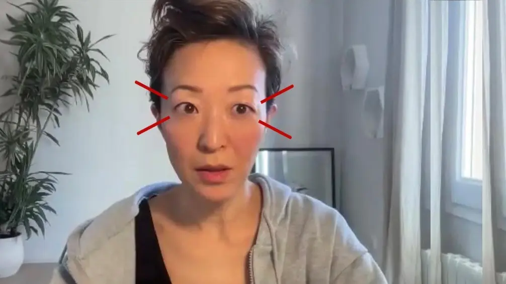 OurAge×Webエクラ　眼瞼下垂エクササイズ　やり方　閉じた目をパッと見開く