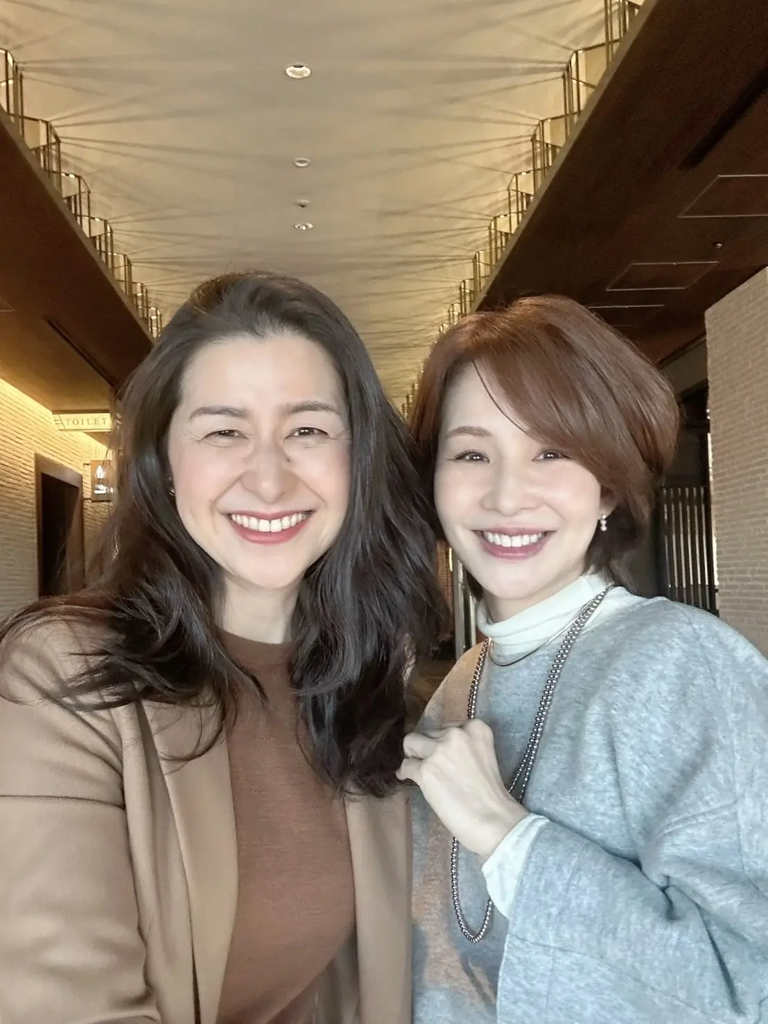 白ベースのレイヤードスタイルで新年ランチの画像_2