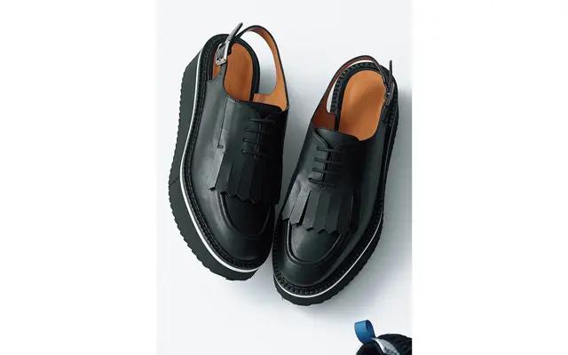 靴￥88,000／ブルーベル・ジャパン（クレジュリー）