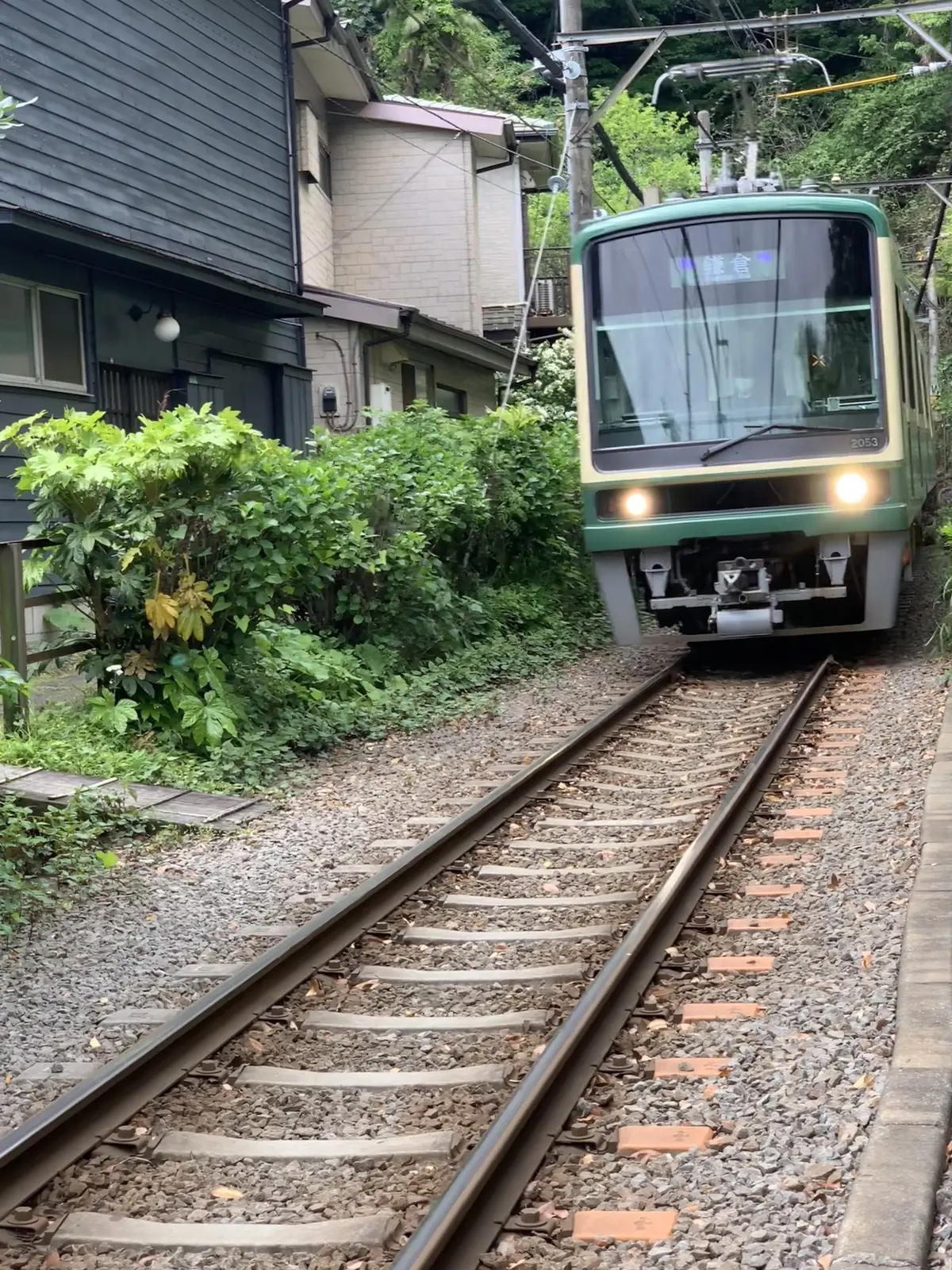 江ノ電　御霊神社