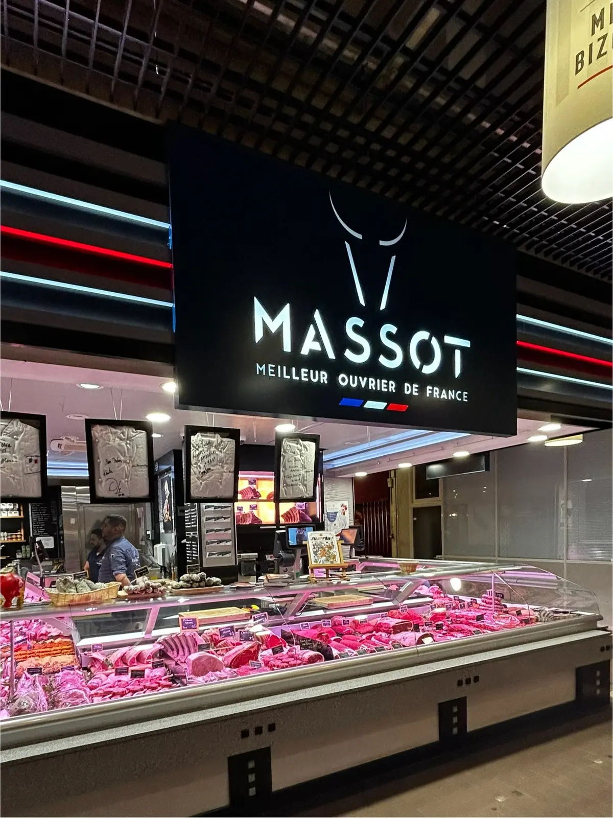 MASSOT （マソ）　　Les Halles de Lyon Paul Bocuse「ポール・ボキューズ市場　　　フランス　リヨン