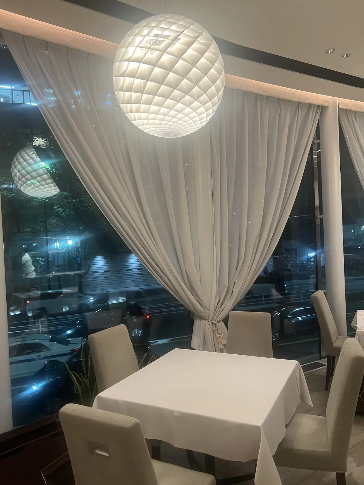 ブラックコートをドレス代わりに♡雨の日のの画像_5