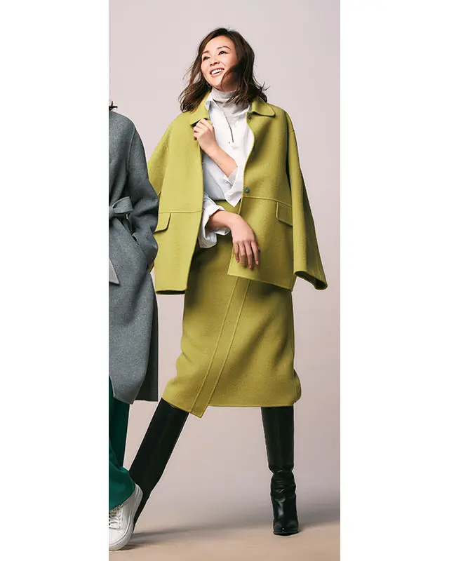 1.コートと同素材のスカートでセットアップも自由自在