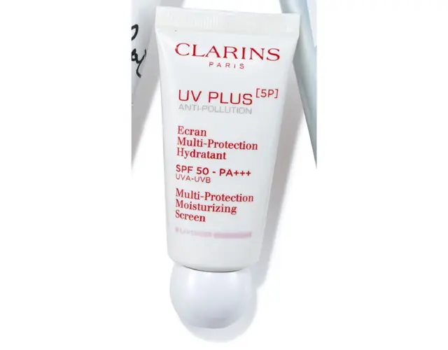 UVプラス 5P モイスチャライジング マルチ デイ スクリーン ラベンダー 30ml ￥6,050／クラランス