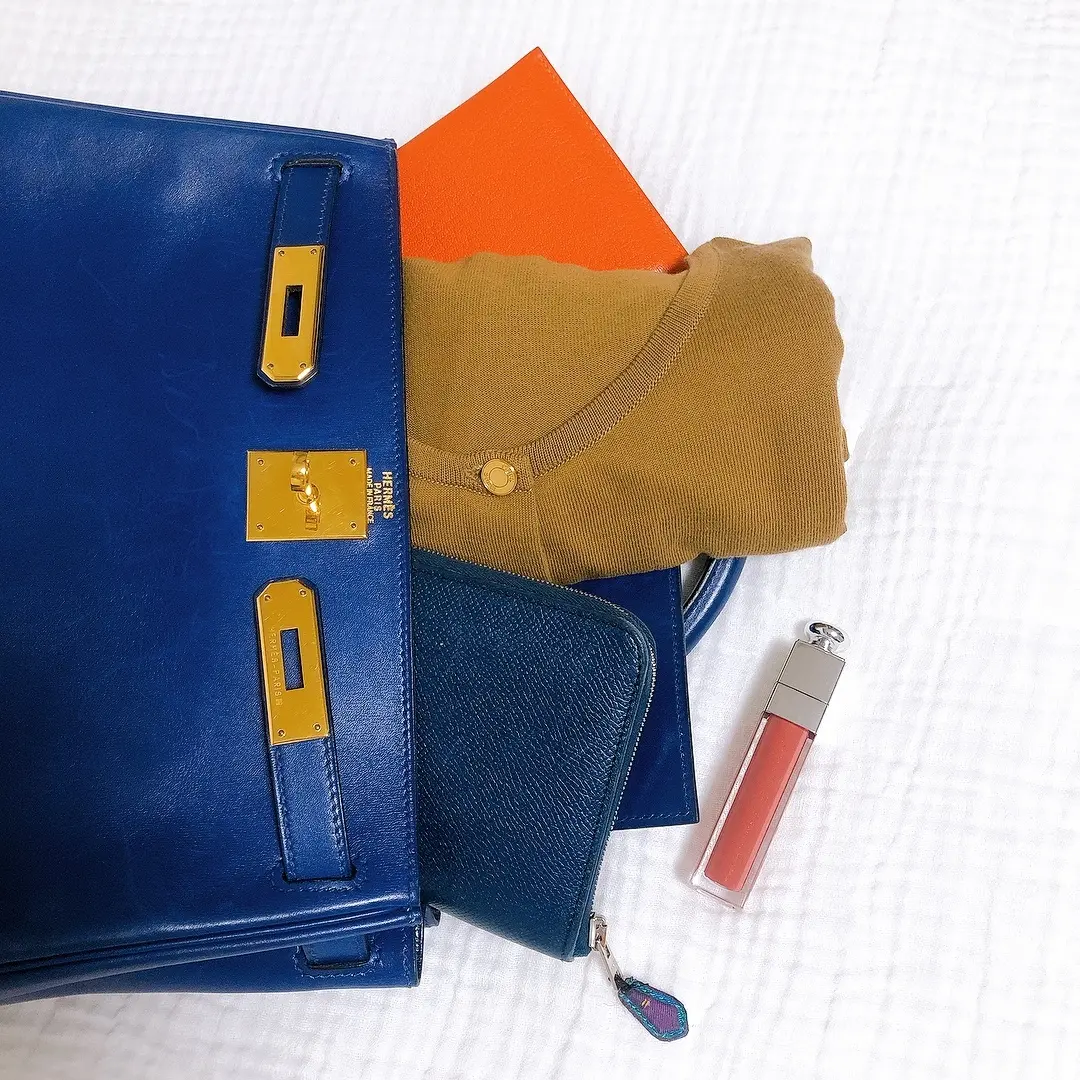 折りたたむとコンパクトに