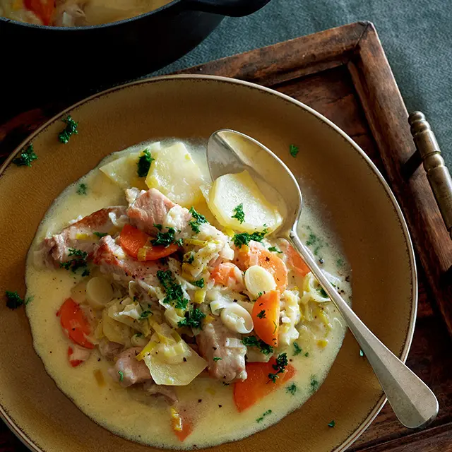 新顔野菜「リーキ」と豚肉のベルギー風煮込み