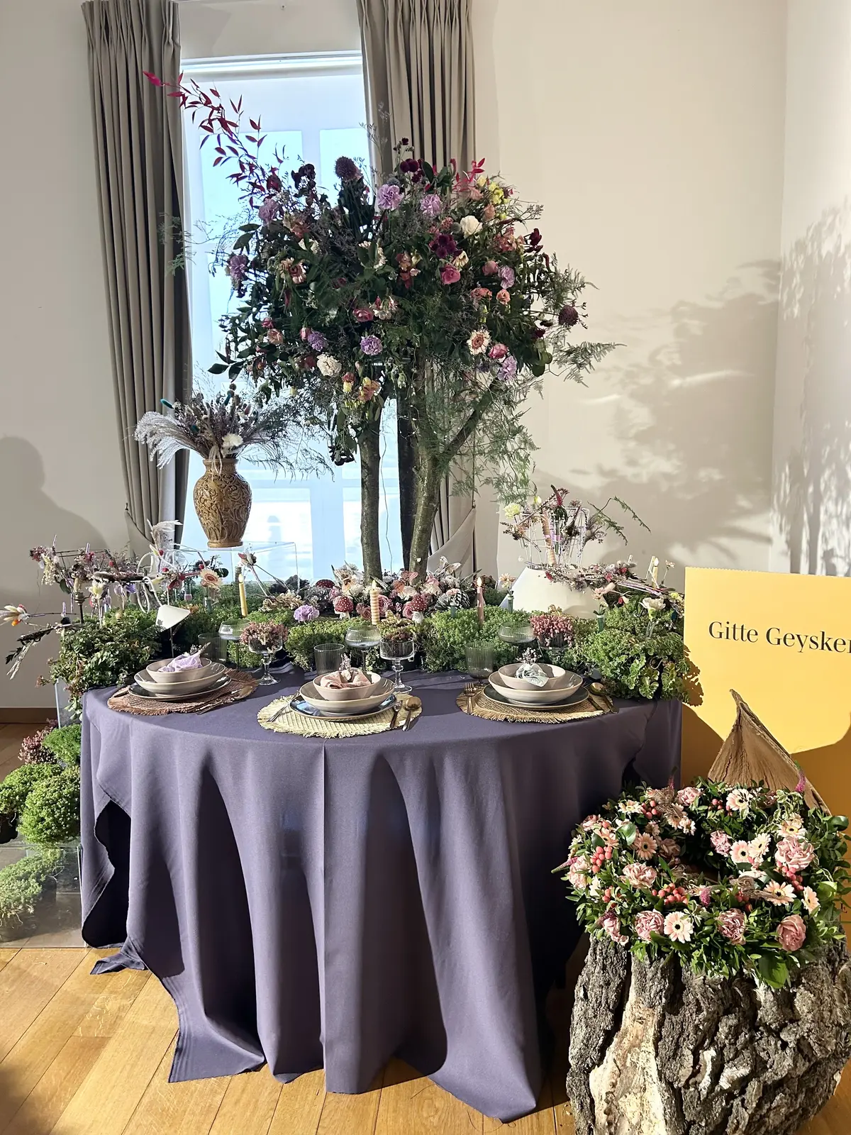 テーブルコーディネート　フラワーアレンジメント　ブーケ