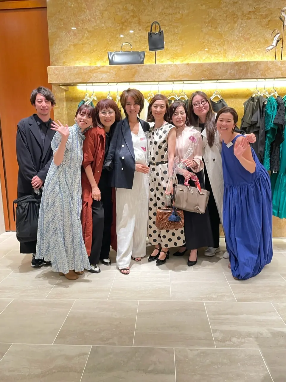 ビームス 六本木ヒルズ店内で記念写真