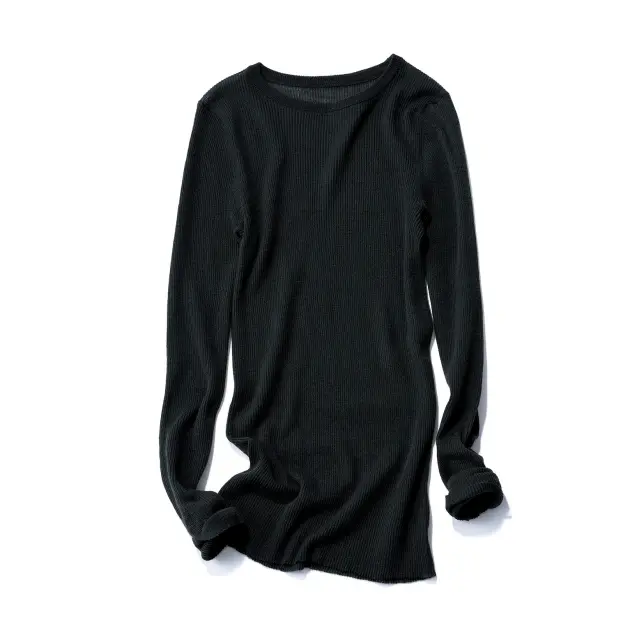 ニット￥19,800／カオス丸の内（カオス）