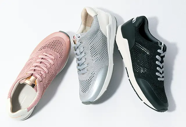 スタイリッシュさと機能性を両立した、メッシュタイプ