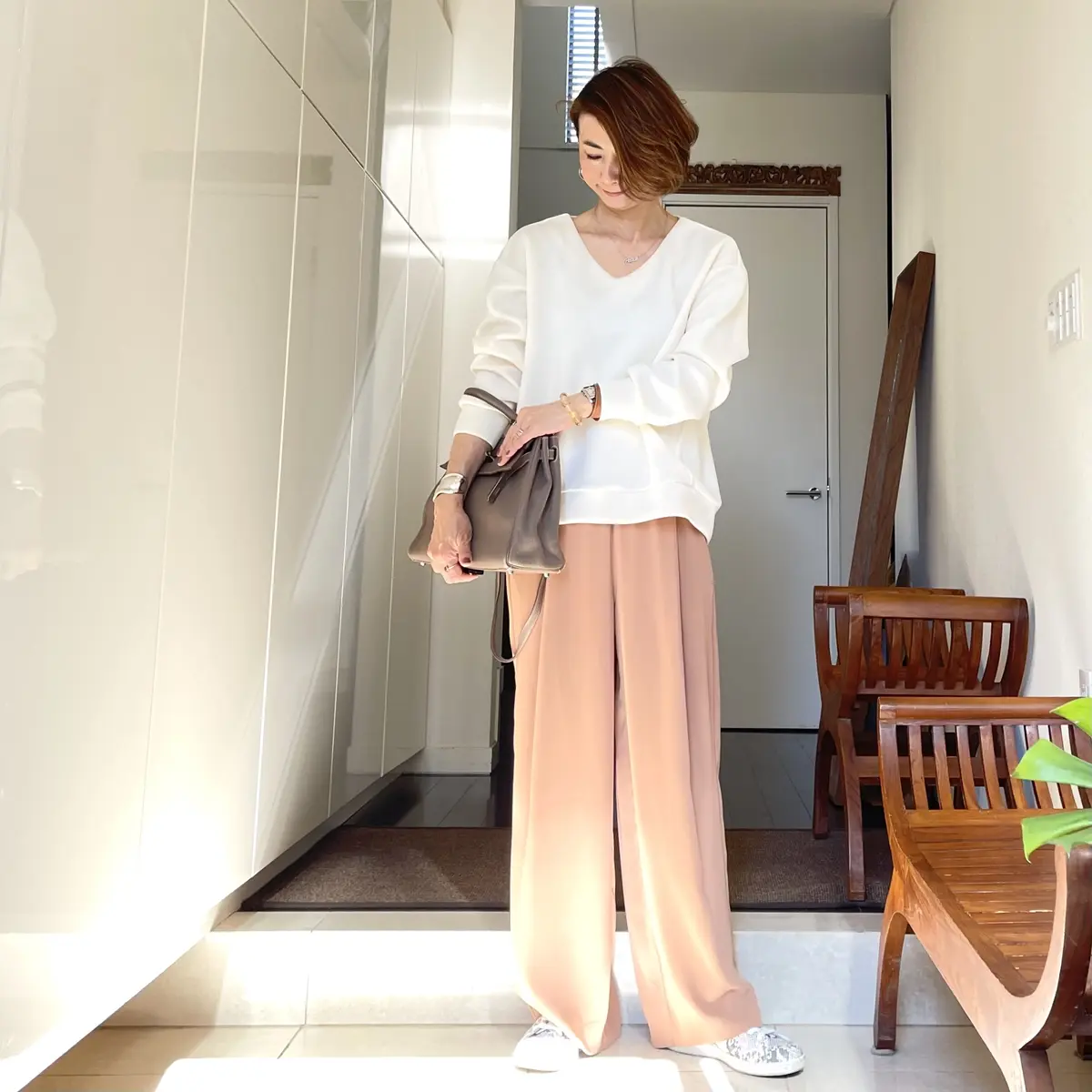 ブレスレットが主役のコーデ(イエローブラの画像_2