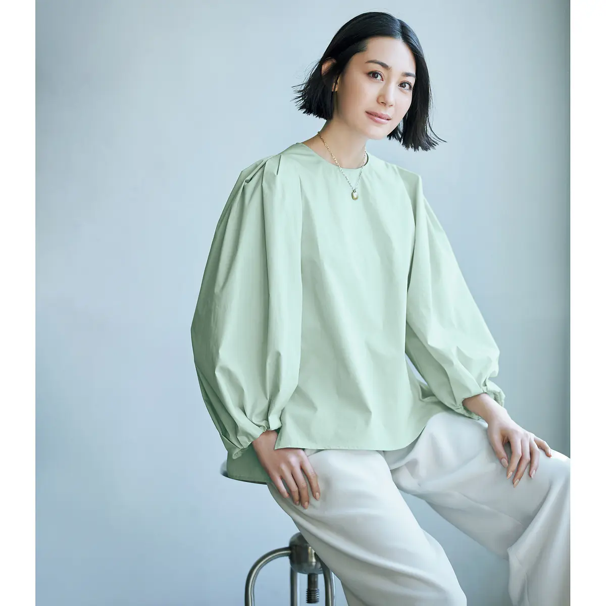 E by éclat コットン袖ボリュームブラウス