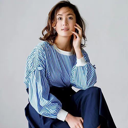 美人見えするトップス４選 “信頼ブランの画像_1