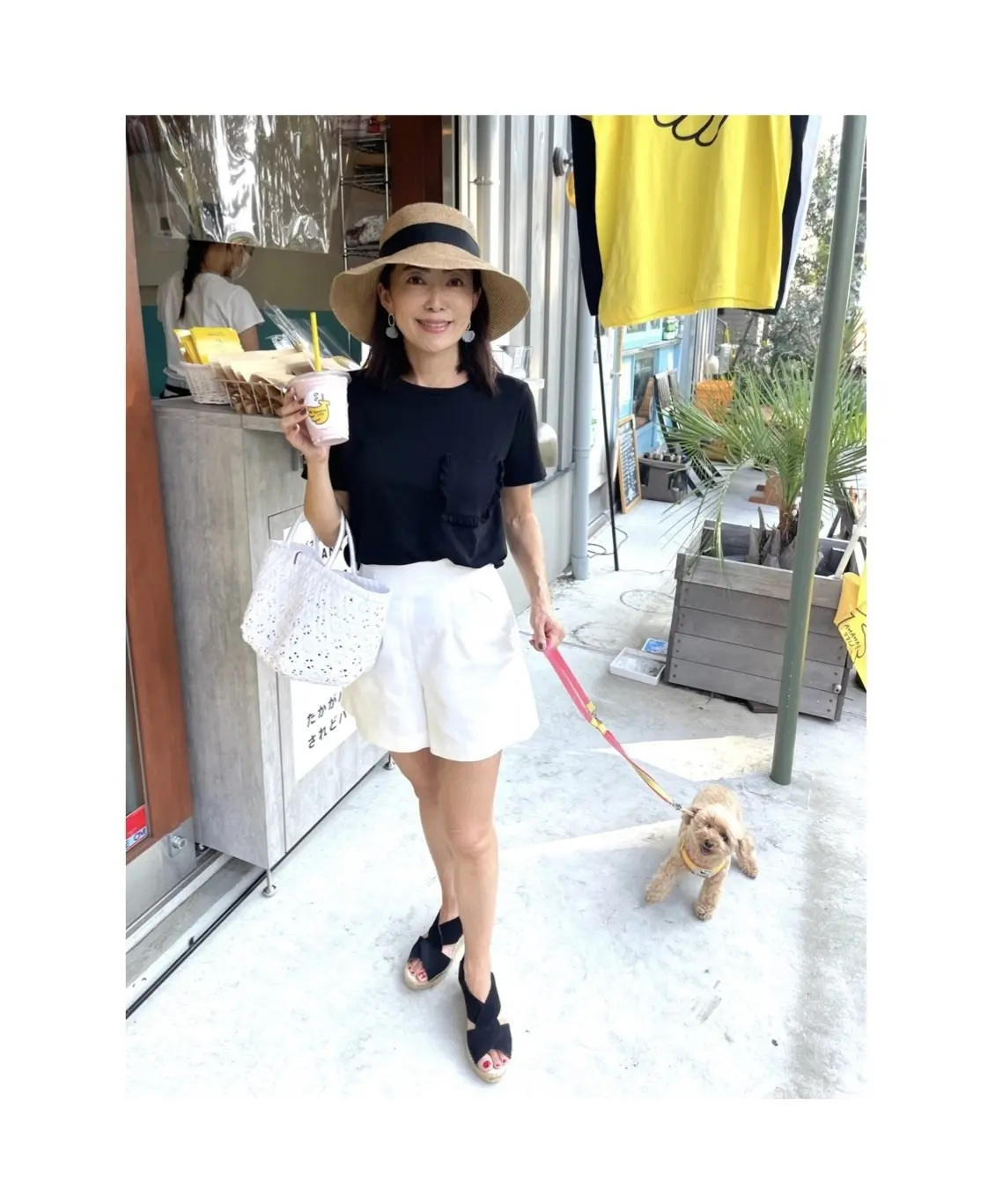 ホワイトショーパンコーデで愛犬とお散歩の画像_6